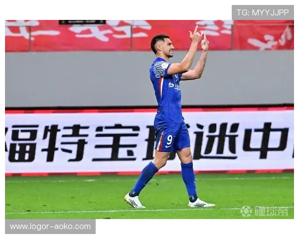 球星帽子戏法精彩瞬间回顾:足球场上的传奇时刻与难忘进球 球星帽子戏法精彩瞬间回顾:足球场上的传奇时刻与难忘进球