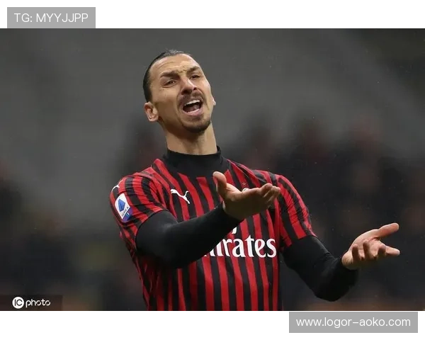 足球巨星伊布的精彩瞬间与风采展示，感受无与伦比的球场魅力与个人风格